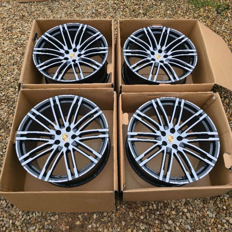 Genuine Porsche Macan 21" Alloy wheels Spyder RS GTS 95B601025AT
