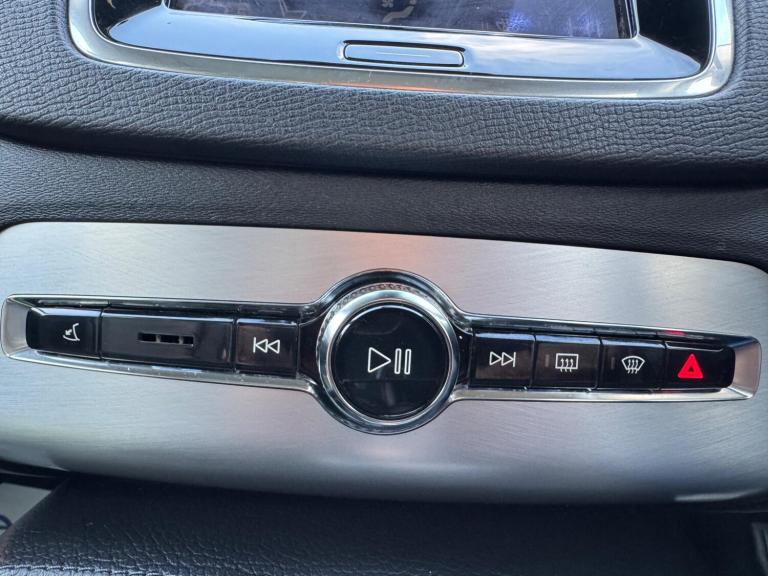 2017 Volvo XC90 2.0 T8 Hybrid Momentum Pro 5dr Geartronic ESTATE PETROL/ELECTRIC Automatic