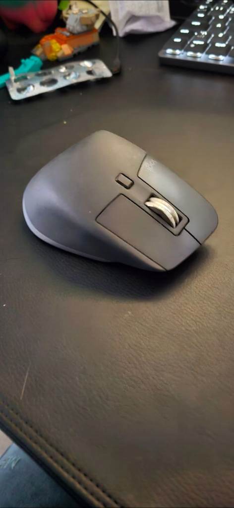 MX Master 3 mouse (no usb receiver)