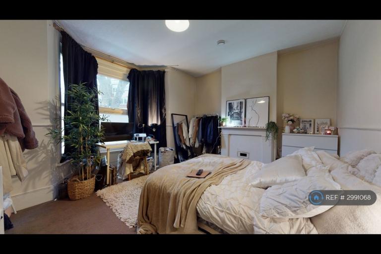 6 bedroom house in Clayton Road, London, SE15 (6 bed) (#2991068)
