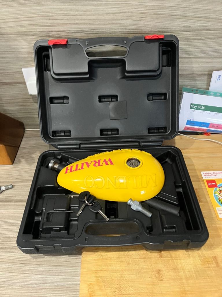 Milenco Wraith Caravan Wheel Lock Clamp - 3 x keys