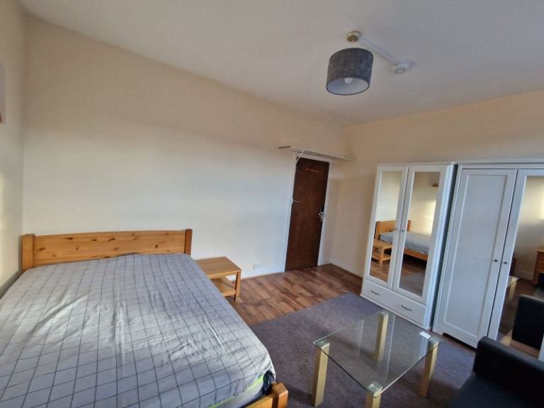 ELEGANT ROOMS IN SURREY QUAYS 🎉🎉