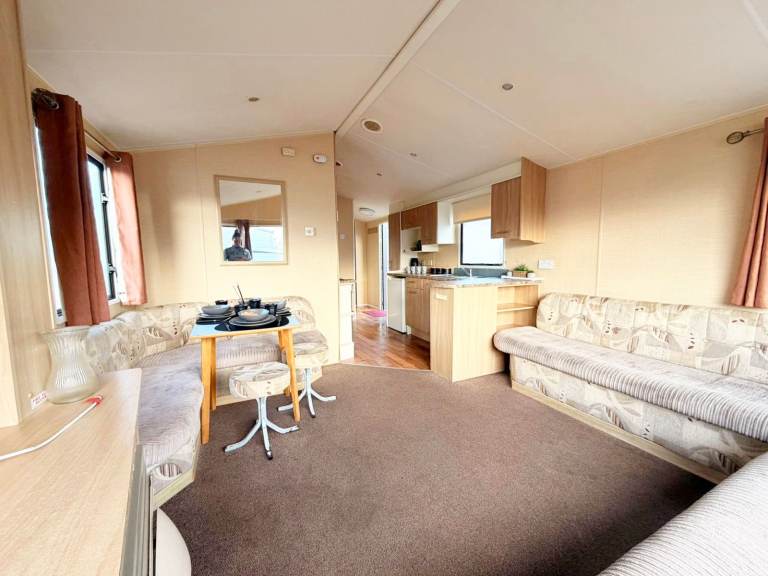 ****Cheap Caravan for sale , Coastal retreat , 90 mins from London 