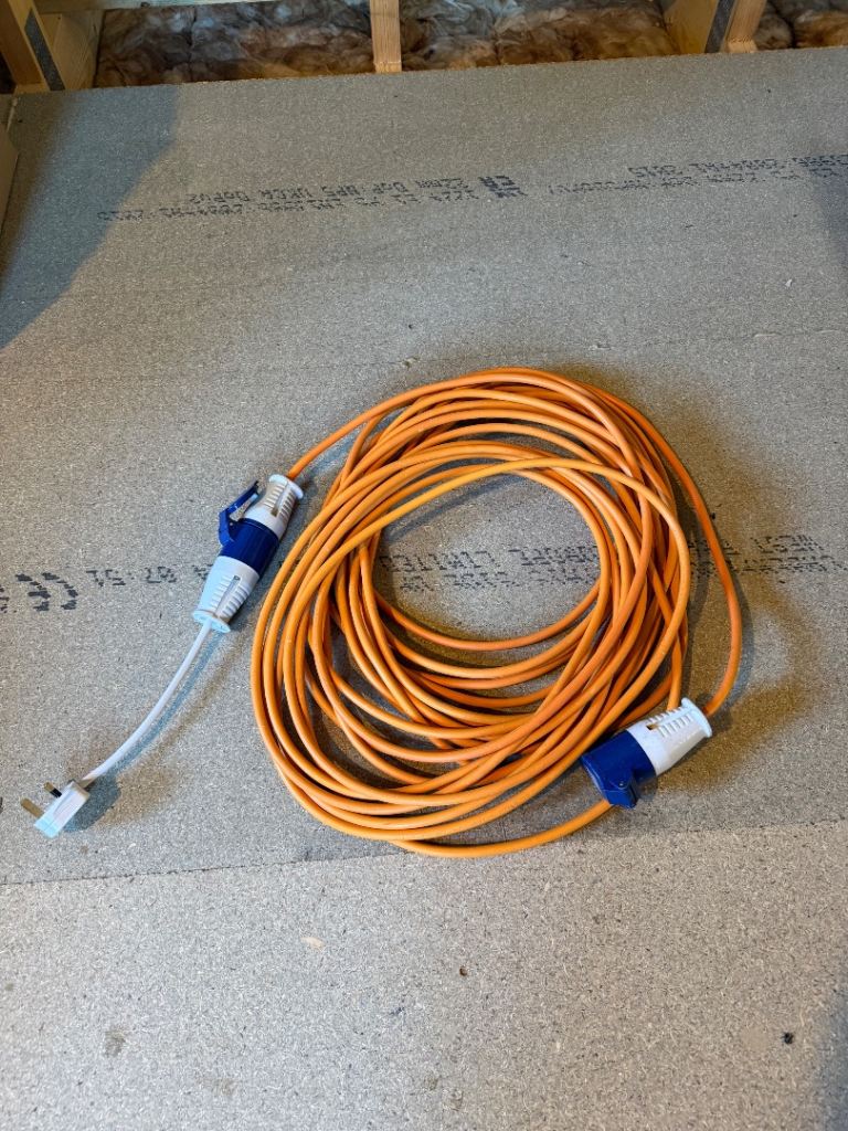 25m Kampa 2.5mm 16A hook up cable