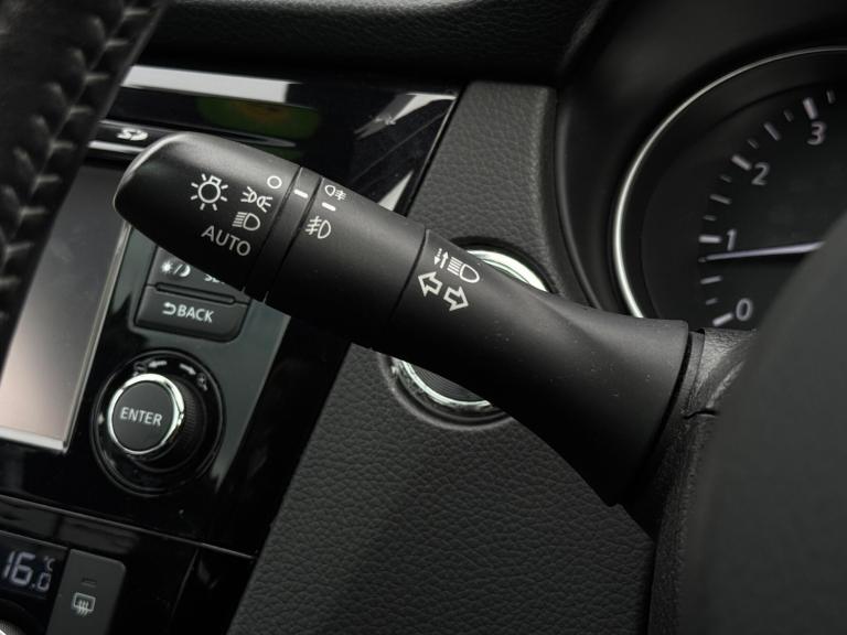 2017 Nissan Qashqai 1.2 DiG-T N-Connecta 5dr Xtronic HATCHBACK PETROL Automatic