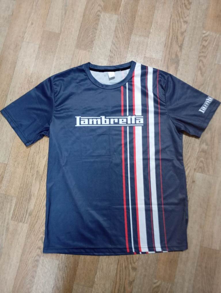 Mens T-shirt size large worn once 