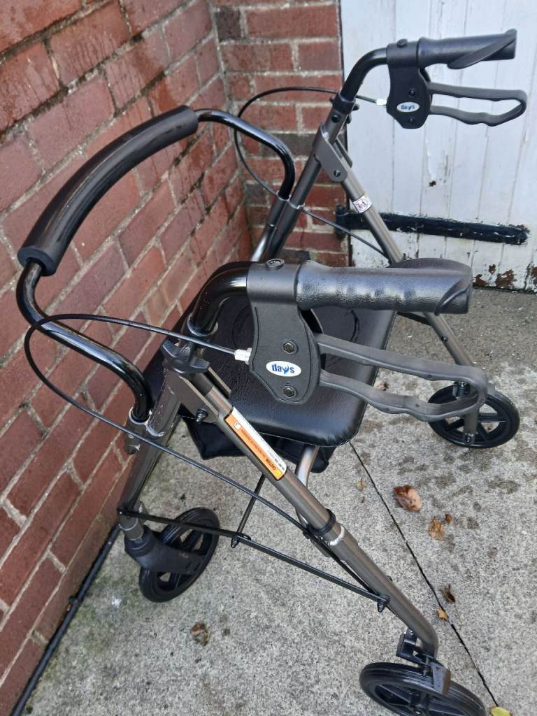 Days 100 Series Lightweight Rollator Walker LUNDIN LINKS FIFE