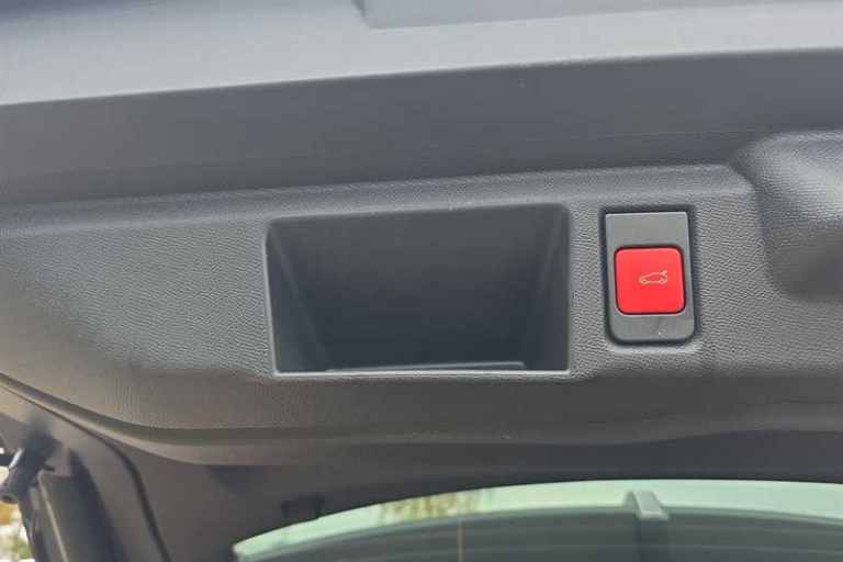 2025 Vauxhall Grandland 1.2 Hybrid [136] Ultimate 5dr e-DCT6 [Pan Roof] HATCHBACK PETROL Automatic