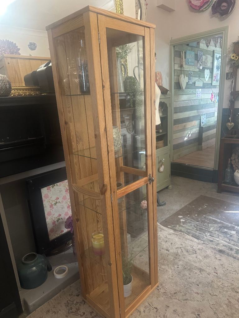 💜 Lovely solid pine and glass tall display cabinet 