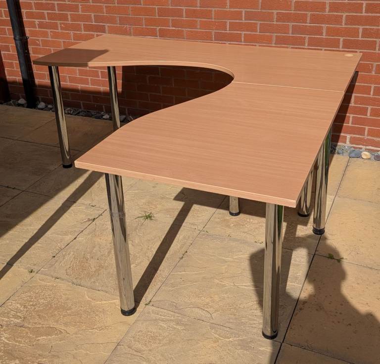 Corner Office Desk with Black Office Chair – Good Condition
