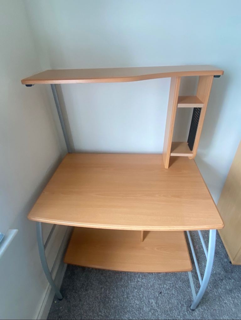 Light Wood and Metal Computer Desk – Good Condition
