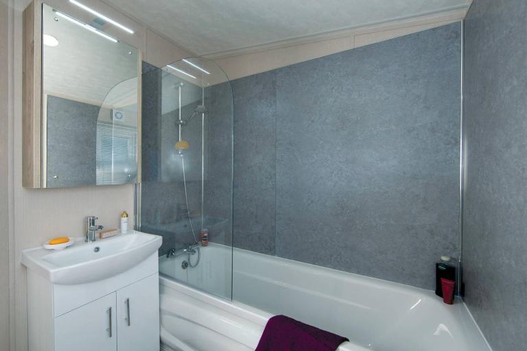 SUPERIOR DELUXE LODGE 40X14 • HIGH SPEC • 2 BED • OFF SITE • £63,000