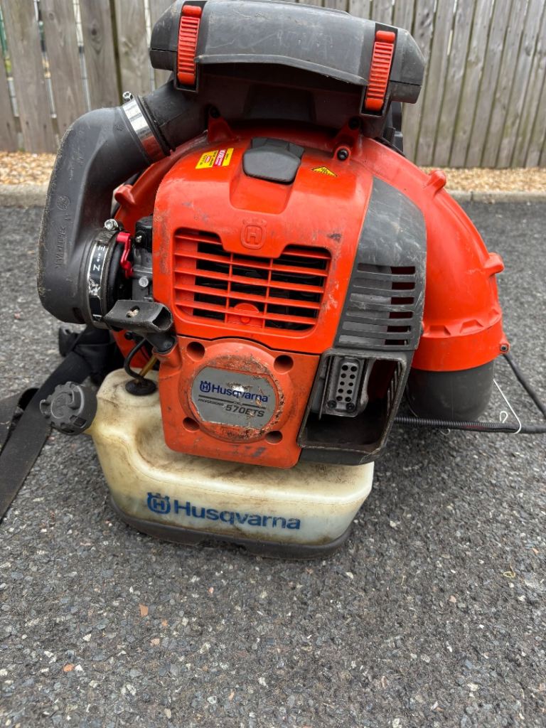 Husqvarna 570BTS Leaf Blower ( lawnmower hedge trimmer grass garden hose )