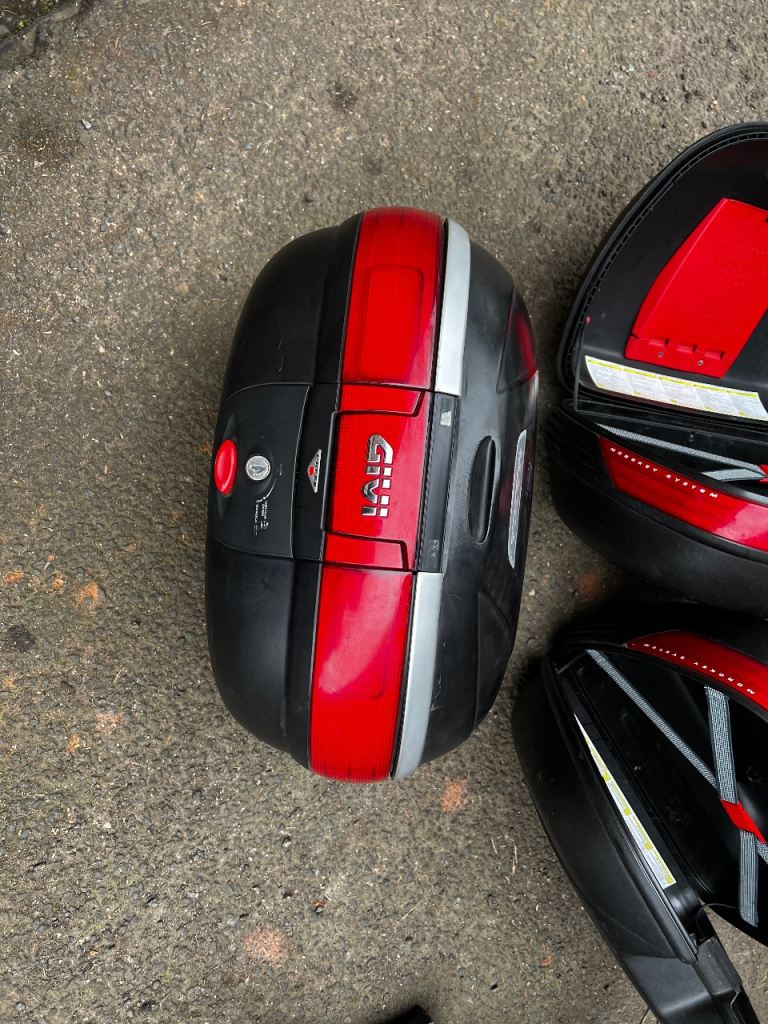 Honda vfr800 fi panniers set, top box givi wing rack 2