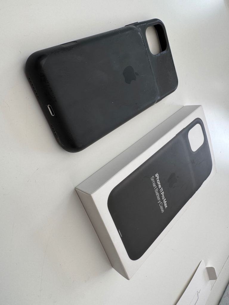 iPhone 11 Pro Max Smart Battery Case