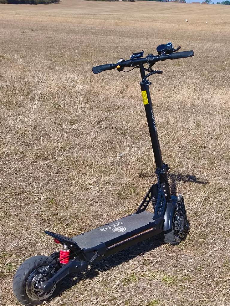 Solar P1C Electric Scooter  Black, Amazing Condition 70Miles