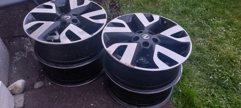 18" Nissan Juke F15 Diamond Cut Alloys (114.3 Fitting)