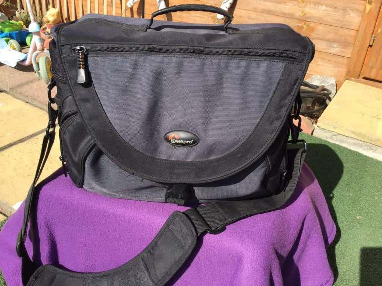 LowePro Large CAMERA BAG Full set of dividers cost new £140.00.    REDUCED PRICE FROM £45 to