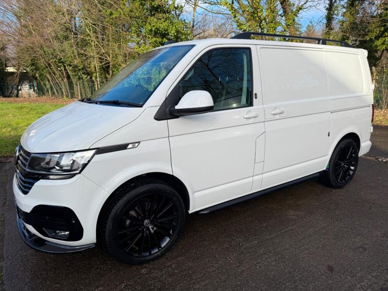 2021 VOLKSWAGEN TRANSPORTER T6.1 TDI HIGHLINE SWB IN CANDY WHITE - EURO SIX 