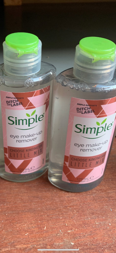 Simple eye make up remover by little mix