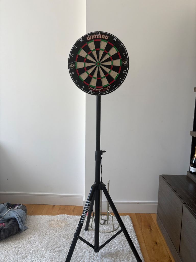 Dart board + Stand 