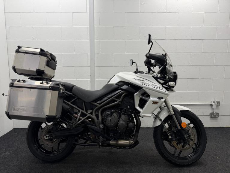 TRIUMPH TIGER 800 XRT ABS ** Full Triumph Luggage - 12 Months MOT **