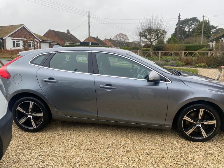 Volvo, V40, Hatchback, 2016, Semi-Auto, 1969 (cc), 5 doors