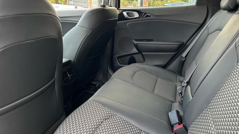 2025 Kia XCeed 1.5 T-GDi MT 3 HATCHBACK Petrol Manual