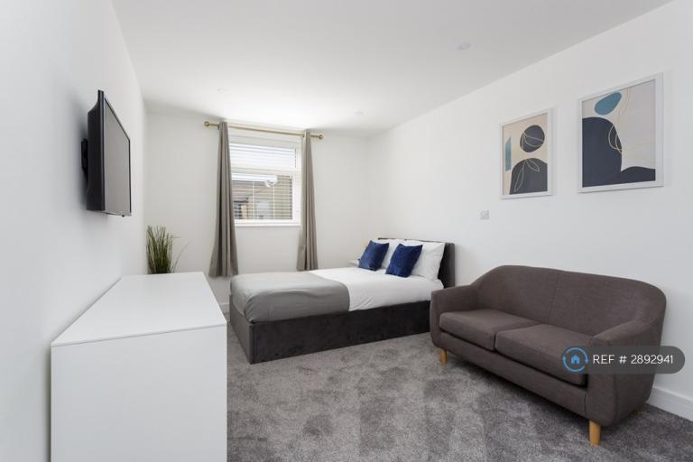 1 bedroom in Vernon Road, Portsmouth, PO3 (#2892941)