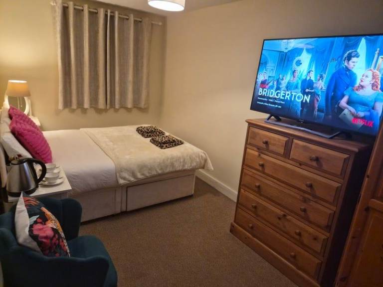 Top location! City centre, Canongate private room!