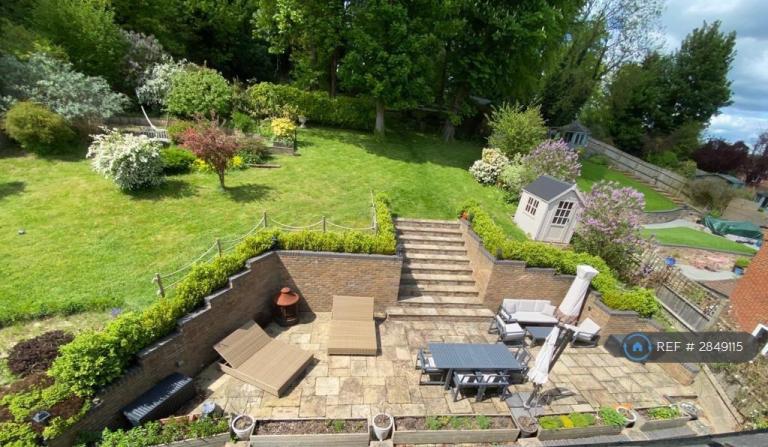 5 bedroom house in Copper Beech Close, Hemel Hempstead, HP3 (5 bed) (#2849115)