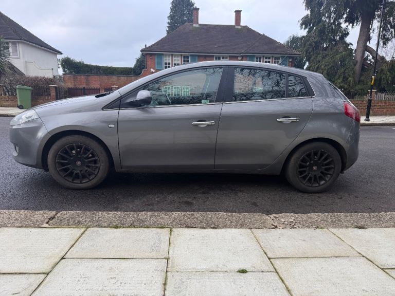 Fiat, BRAVO, Hatchback, 2011, Multijet 105 Dynamic ECO, £35 Road Tax