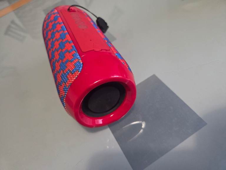 T&G Portable Bluetooth Speaker – Red and Blue, Good Condition
