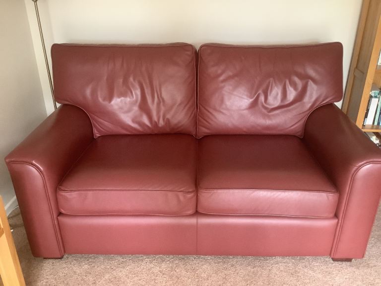 Lovely Burgundy Leather Two-Seater Sofa – Excellent Condition