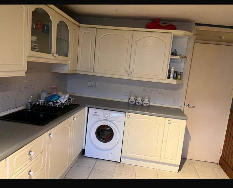 An Attractive 3 bedroom flat to rent in Hamilton