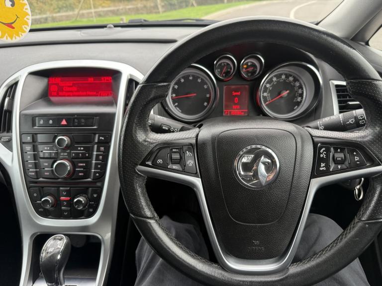 VAUXHALL ASTRA 1.6 16v SRi 2013