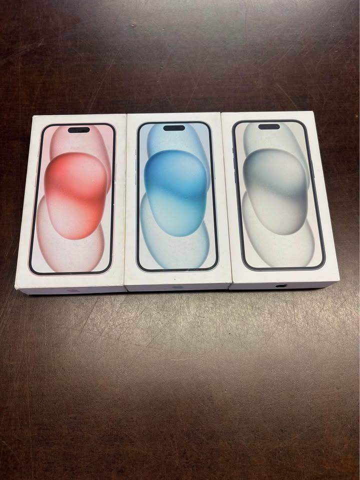  iPhone 15 128gb unlocked mint condition with Apple Warranty