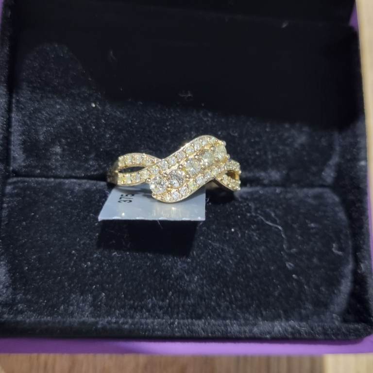 Gold 9ct Diamond cluster ring.  0.50ct. 