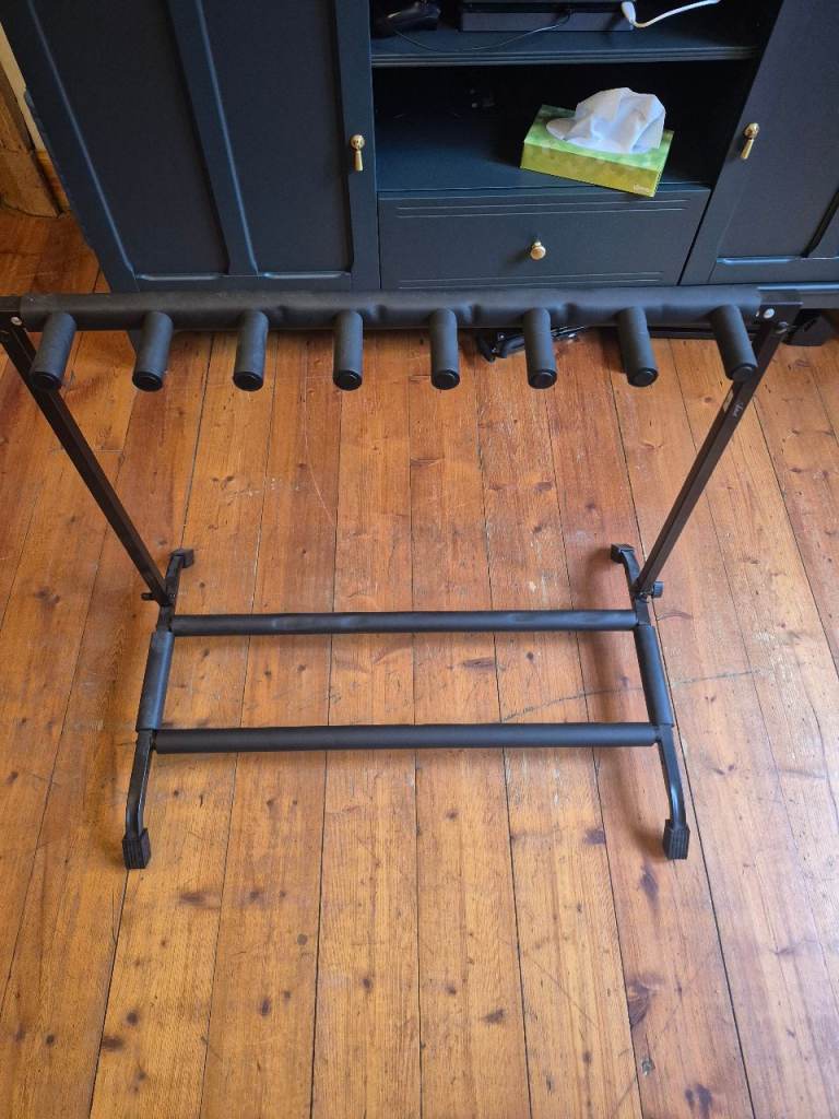 Guitar Stand - 6 Instruments