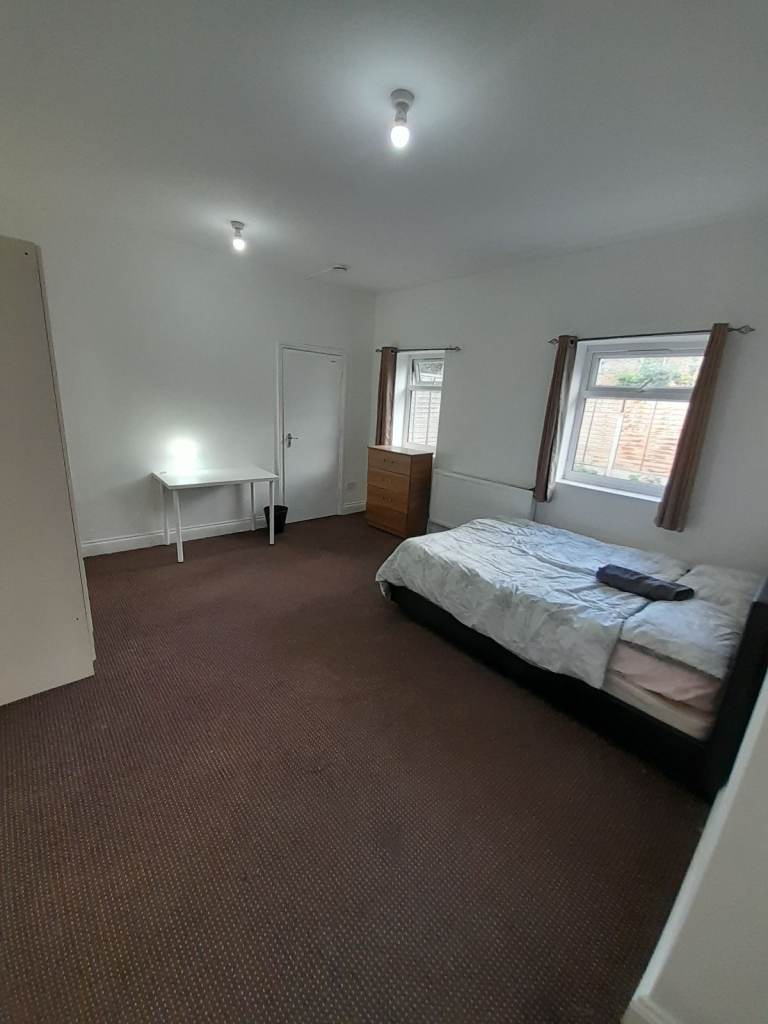 Double  Rooms with Bills £850