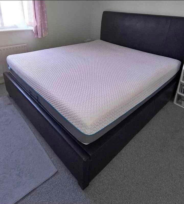 Hyde & Sleep Hybrid Raspberry Mattress in UK Super King size.