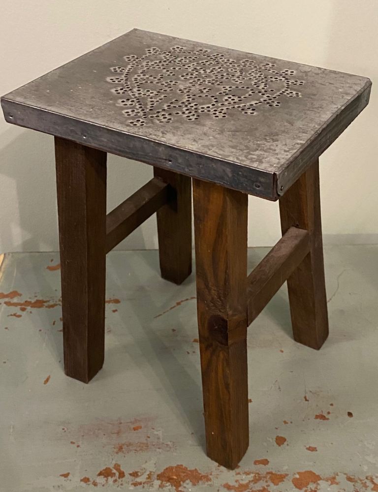 VINTAGE SMALL TABLE / STAND  WITH PUNCHED METAL HEART DESIGN TO TOP FOR PLANT / LAMP / ORNAMENT ETC