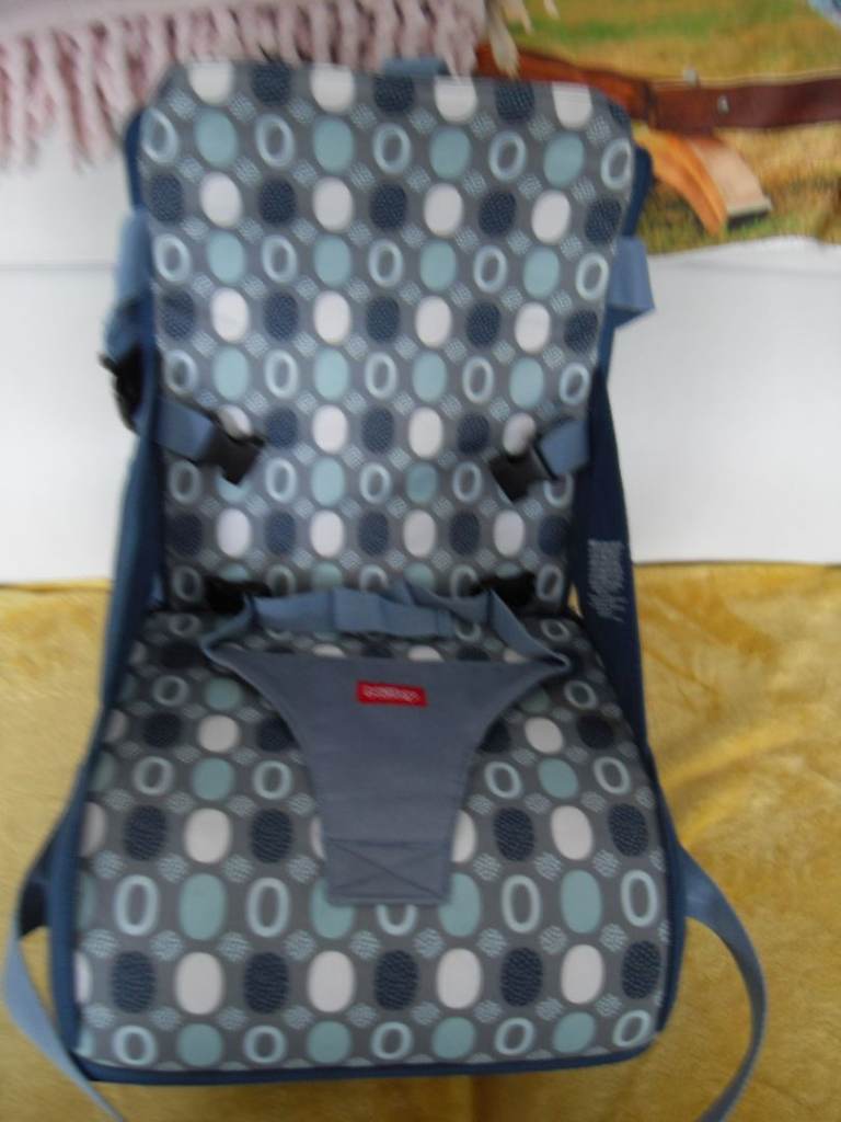 Nuby Travel Feeding Booster Seat  Like-New