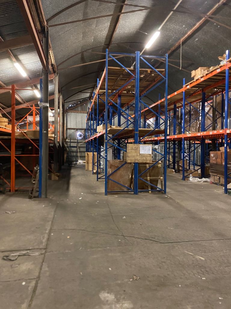 Industrial warehouse long span racking clearance 