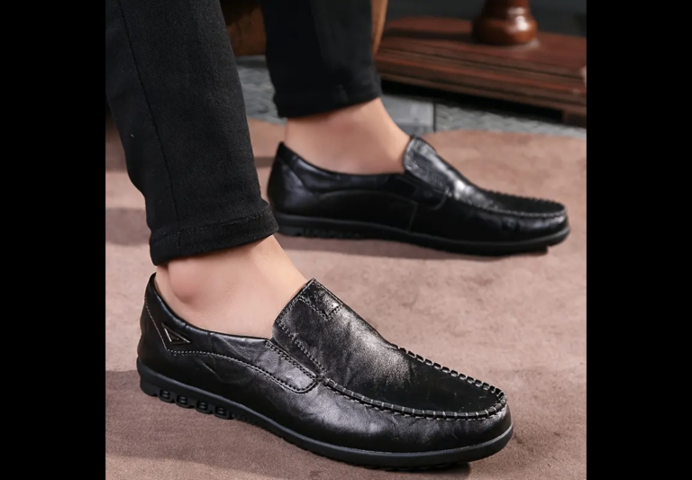 Men’s black top grain leather slip-on loafers size UK9