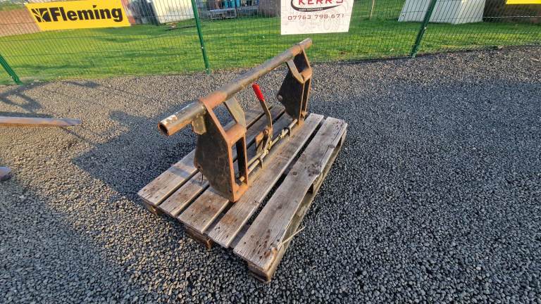 Tractor front loader chilton to trima adapter plate 