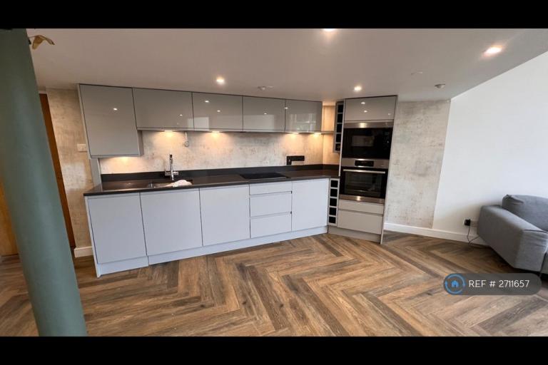 2 bedroom flat in Clarence Mill, Bollington, SK10 (2 bed) (#2711657)