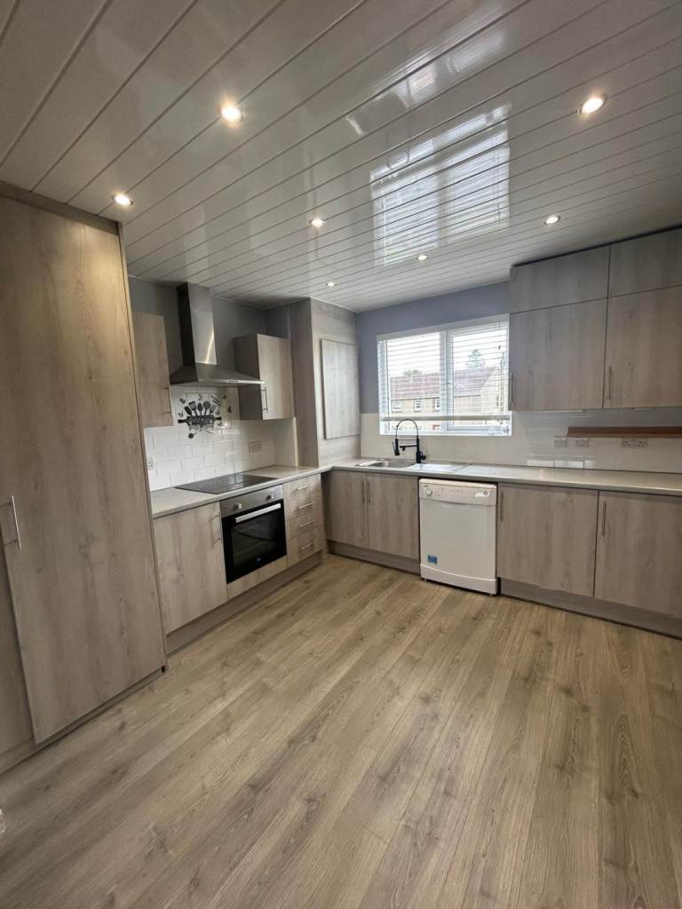 3-Bedroom Flat for rent .G21