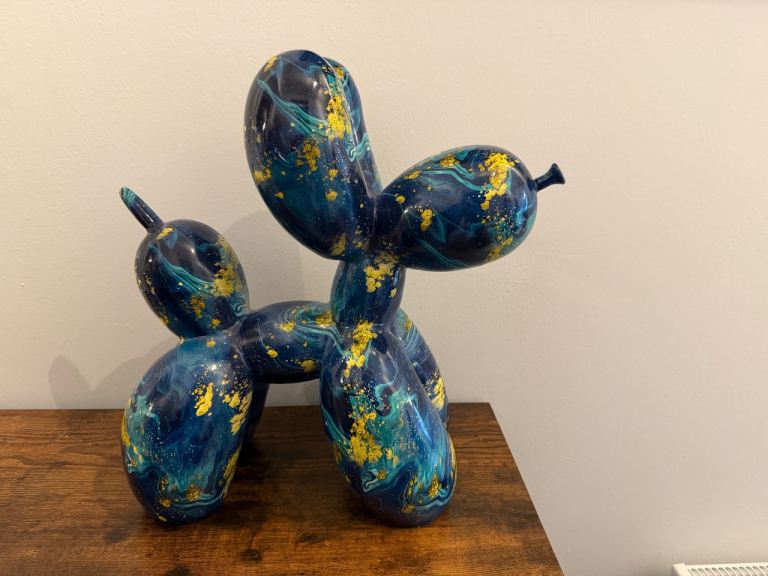 Stylish balloon dog decorative sculpture 