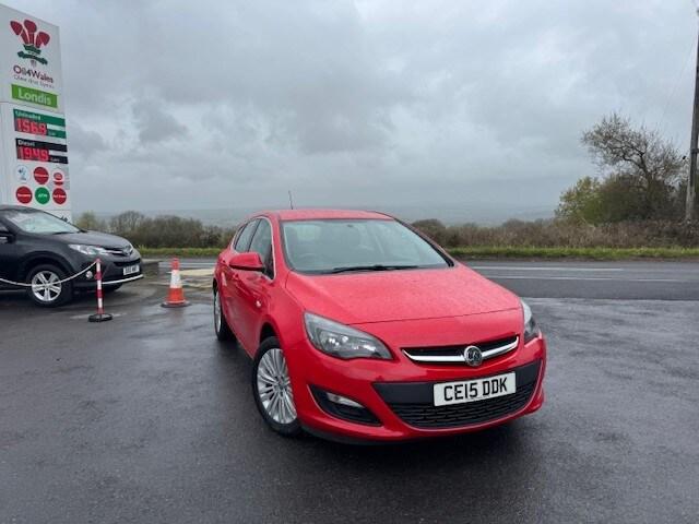 2015 Vauxhall Astra EXCITE 1.6i PETROL 5DR Hatchback Petrol Manual
